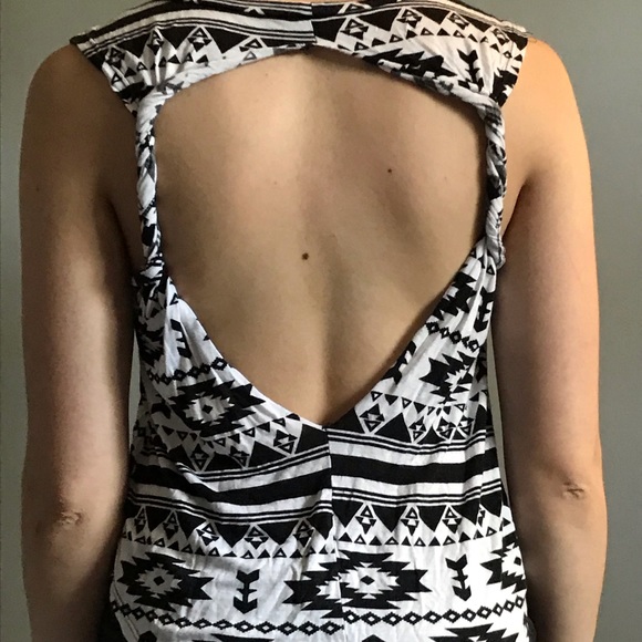 Pattern tank top🦋🦕 - Picture 3 of 3